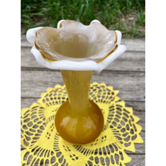 Vintage Art Glass Ruffle Vase Butterscotch Carmel White Swirl - Picture 5 of 16